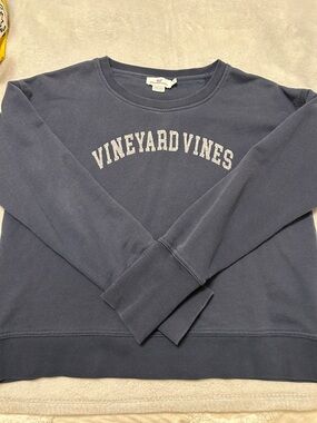 Vineyard Vines Women’s Navy Crewneck Sweatshirt